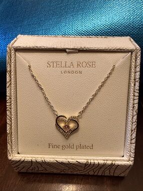 Gold-Plated Heart Pendant Necklace in Gold STELLA ROSE LONDON fine gold plated